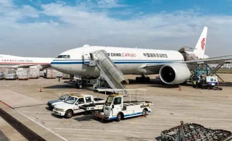 国际空运与航空货运 全球化浪潮中的关键纽带